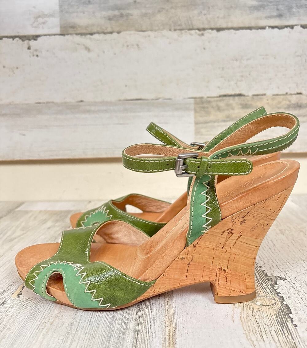 Naya Womens 9 Green Leather Strappy Cork Wedge Sandals Casual Chic